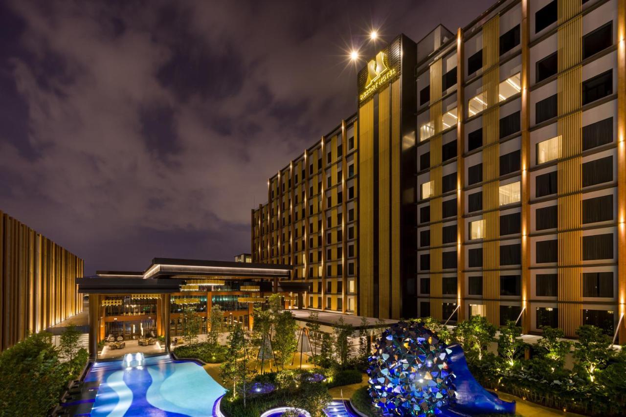 Hotel M & 5*