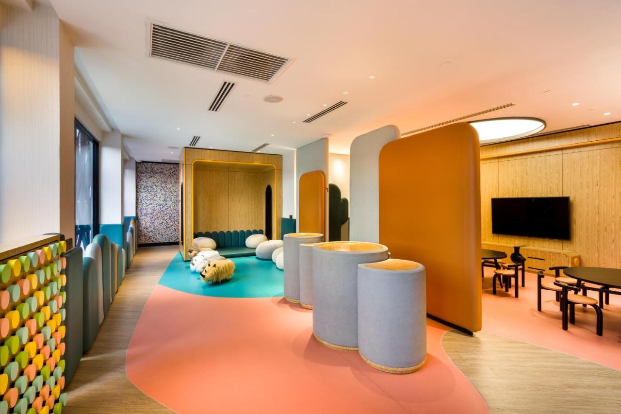 M & Hotel