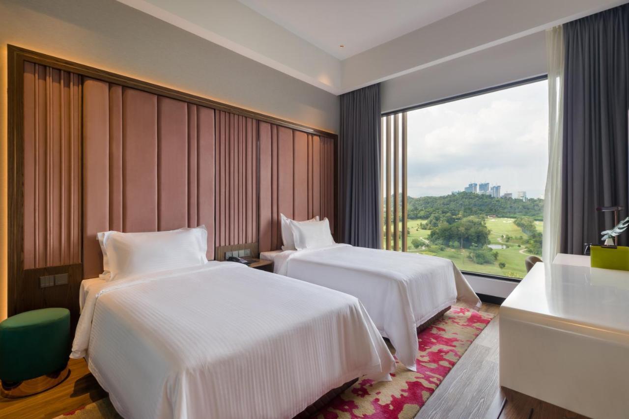 M & Hotel
